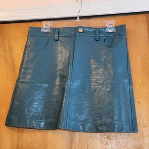 🆕️NWT Taylor Tillman Mathilde Crocodile Vegan Leather Mini Skirt in Aqua Size S